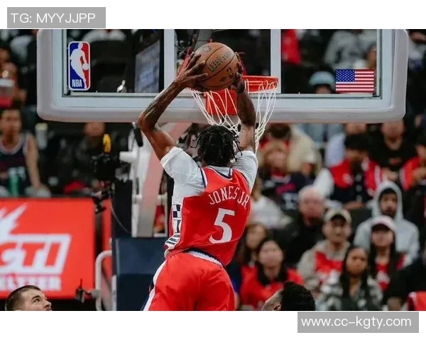 科林斯赞保罗投篮精准如常继续展现球场指挥官风范 科林斯赞保罗投篮精准如常继续展现球场指挥官风范